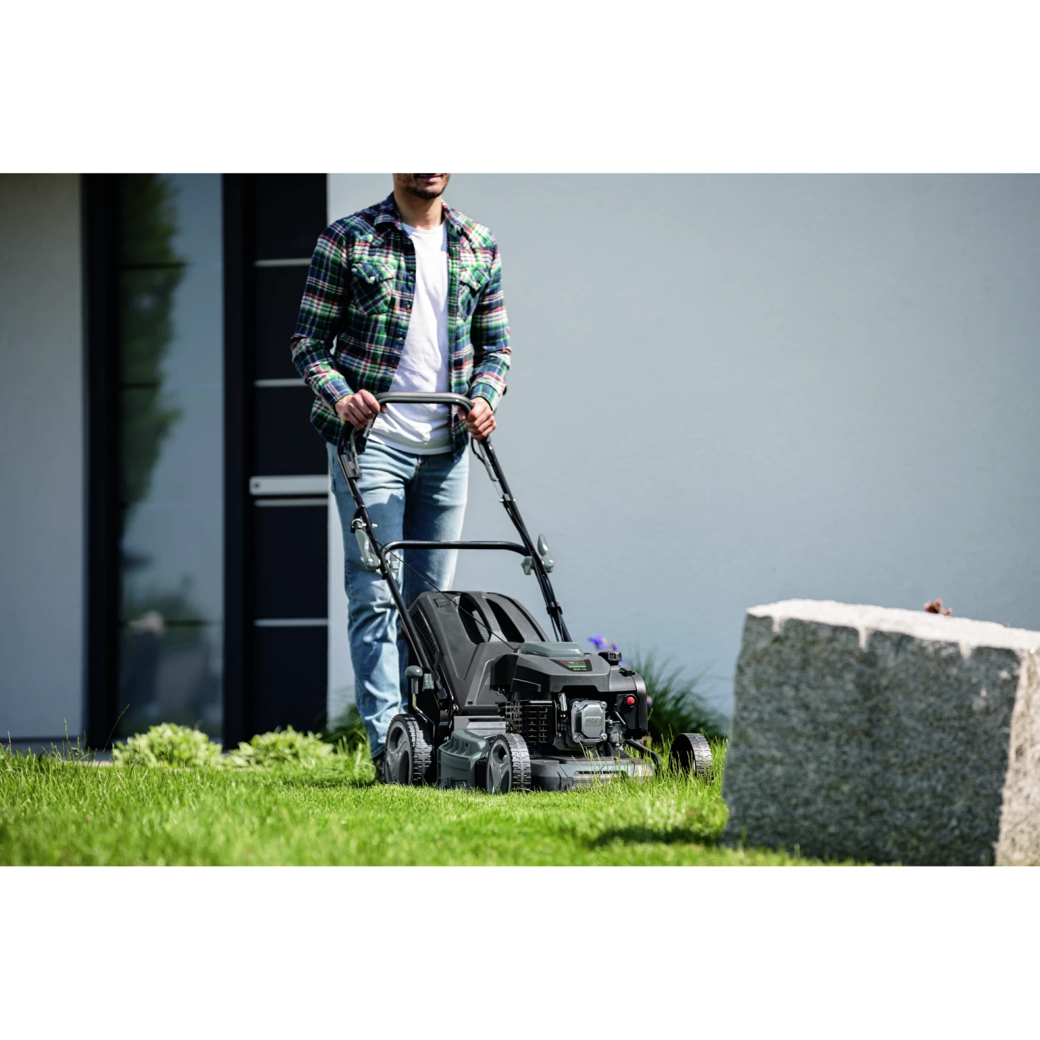 Scheppach Benzin-Rasenmäher 'LMT225-53' 7 PS / 5,15 KW 1800 M² 3 Scheppach Benzin-Rasenmäher 'LMT225-53' 7 PS / 5,15 KW 1800 M² – Bild 3